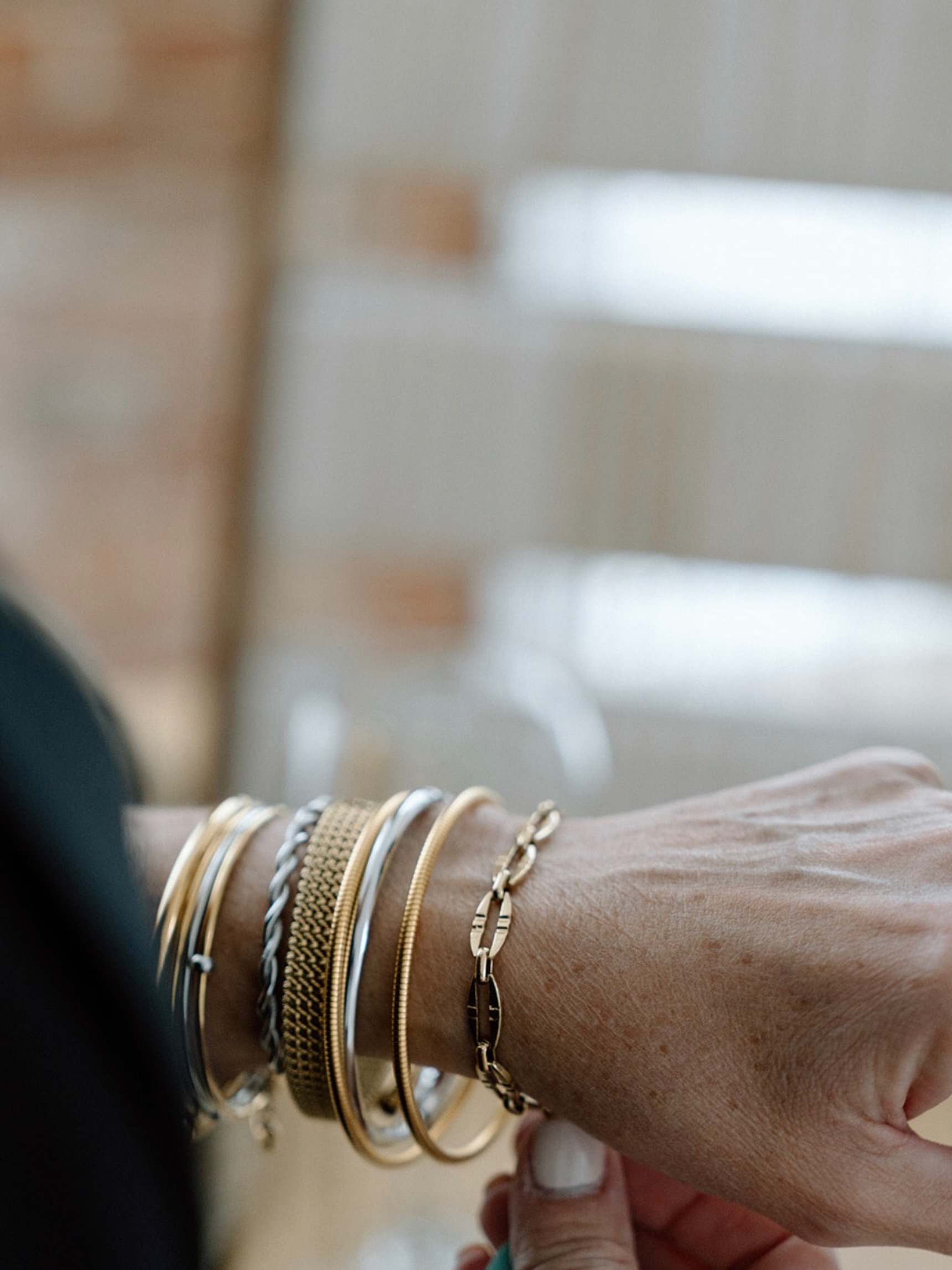 ✨ Effortless layers. Everyday lux. ✨

Permanent jewelry is more than an accessory… it’s the finishing touch you never have to think about. Stack your favorites, mix your metals, and wear them from morning coffee to date night.

Ready to create your perfect stack?

#PermanentJewelry #BraceletStack #EverydayLux #PermanentBracelets mytwocentsofstyle